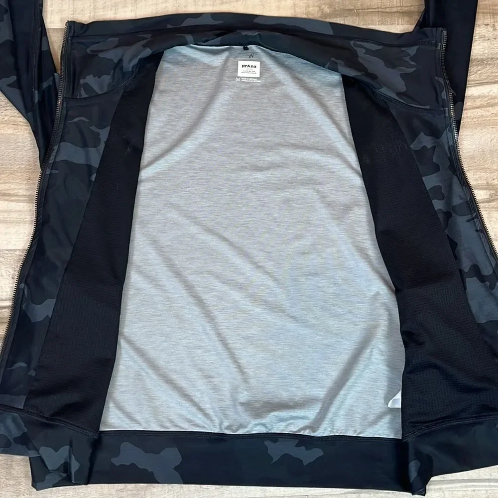 Prana Layna black camo print zip lightweight jacket sweatshirt size medium